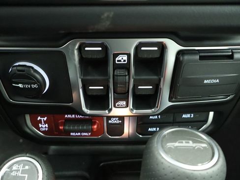 New 2026 Jeep Gladiator Mojave w/ Safety Group AWD/4WD image 51