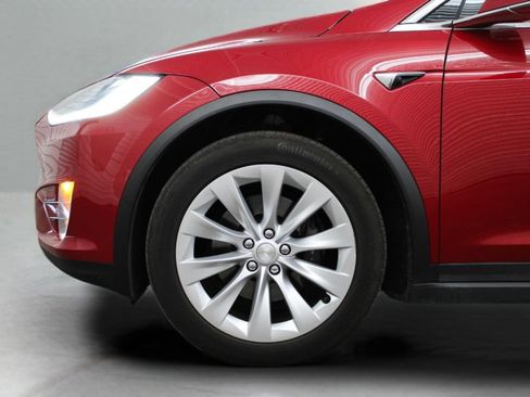 Used 2018 Tesla Model X 75D AWD/4WD image 6