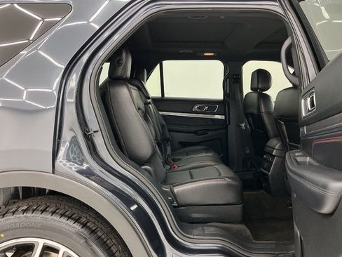 Used 2017 Ford Explorer Sport AWD/4WD image 23