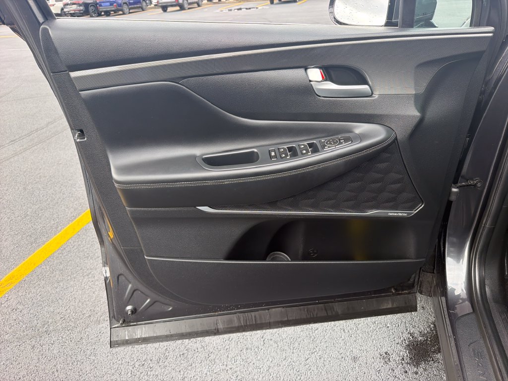 Used 2023 Hyundai Santa Fe SEL w/ Premium Package FWD image 9