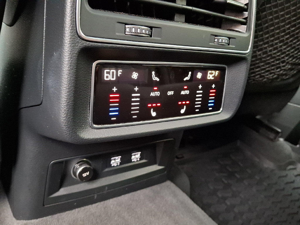Used 2019 Audi Q8 Premium Plus w/ Premium Plus AWD/4WD image 11