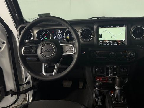 Used 2023 Jeep Wrangler Unlimited Rubicon 4xe image 34