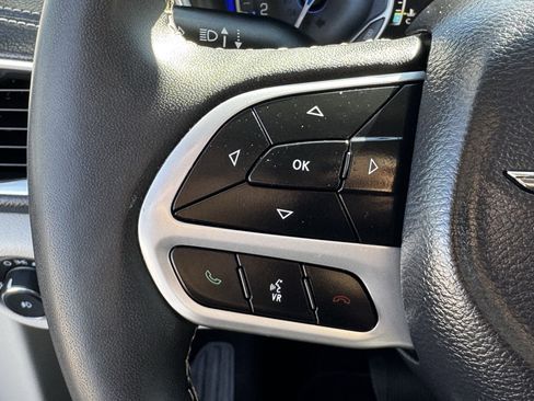 Used 2023 Chrysler Pacifica Limited image 26