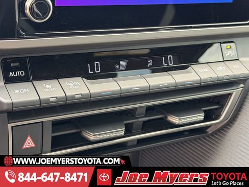 Used 2026 Toyota Camry SE w/ Convenience Package image 20