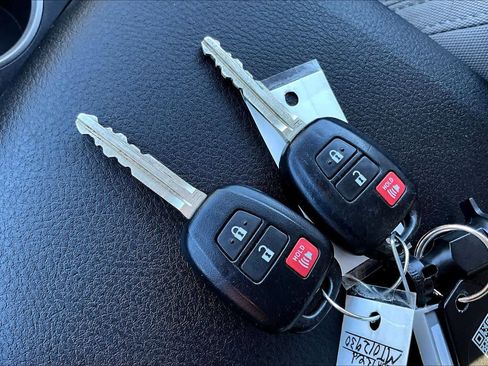 Certified 2021 Toyota Tacoma SR image 13