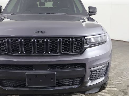 Used 2023 Jeep Grand Cherokee L Limited w/ Luxury Tech Group II image 18