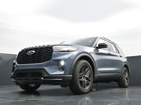 Used 2025 Ford Explorer ST-Line w/ Premium Package RWD image 28
