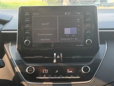 Used 2021 Toyota Corolla LE FWD image 14