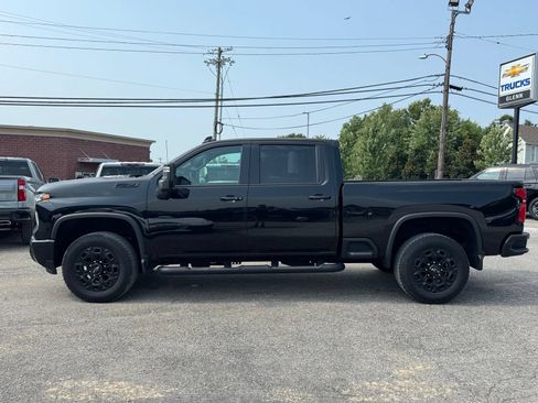 Used 2024 Chevrolet Silverado 2500 LTZ w/ LTZ Plus Package AWD/4WD image 2