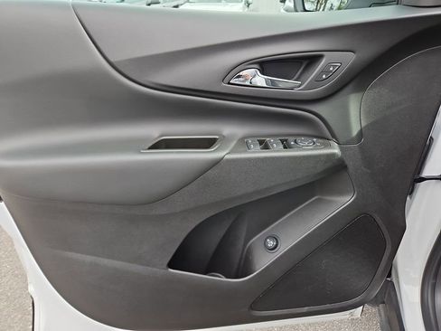 Used 2024 Chevrolet Equinox LT image 25