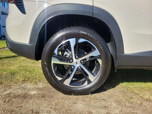 New 2026 Chevrolet Trax RS w/ Sunroof Package image 5