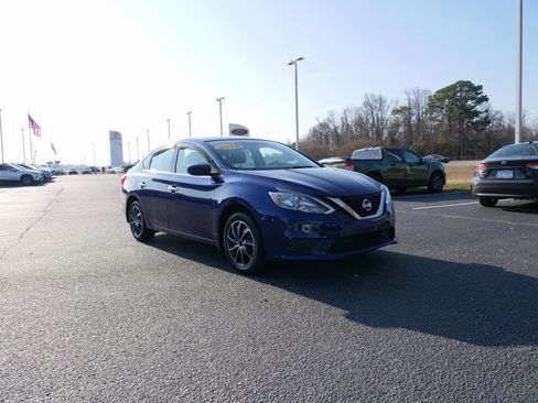 Used 2019 Nissan Sentra S image 10