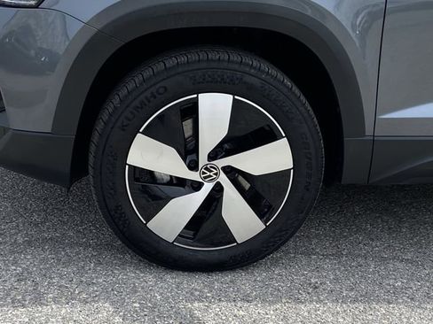 Used 2025 Volkswagen Taos S image 9