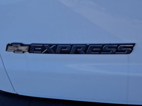 Used 2024 Chevrolet Express 2500 w/ Driver Convenience Package image 30