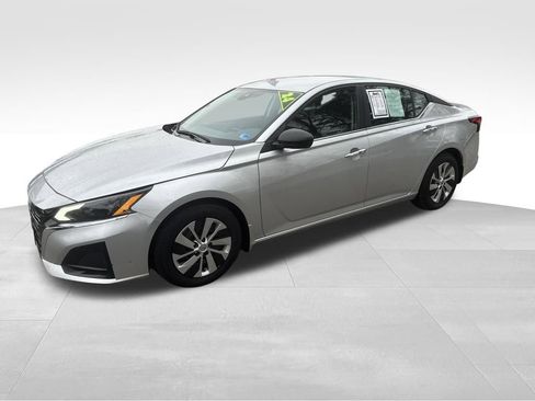 Used 2024 Nissan Altima 2.5 S image 4