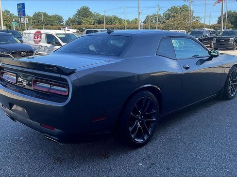 Used 2021 Dodge Challenger R/T Scat Pack RWD image 6