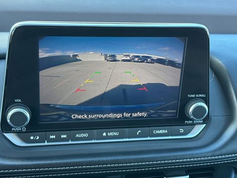 Used 2023 Nissan Rogue SV image 17