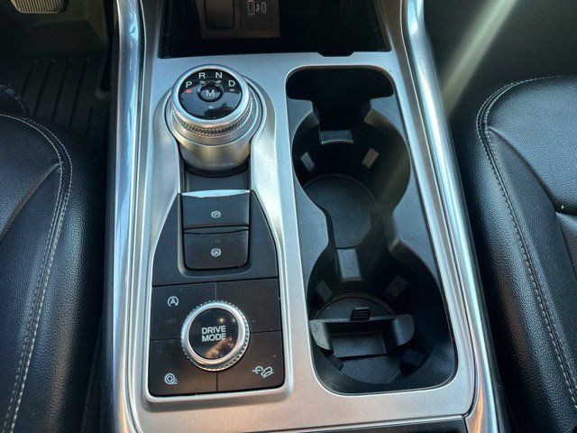 Used 2020 Ford Explorer XLT w/ Equipment Group 202A AWD/4WD image 34