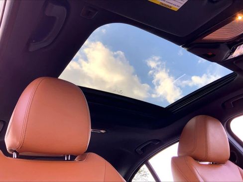 Used 2019 BMW 330i Sedan w/ Driving Assistance Package image 13