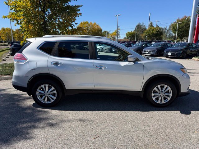 Used 2016 Nissan Rogue SV AWD/4WD image 2