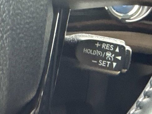 Used 2022 Toyota Prius image 36