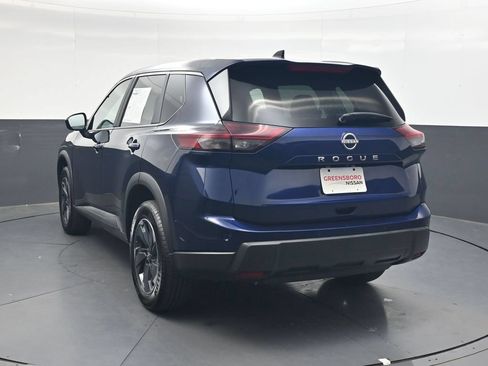 Used 2025 Nissan Rogue SV FWD image 7