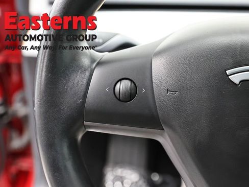 Used 2019 Tesla Model 3 Standard Range image 15