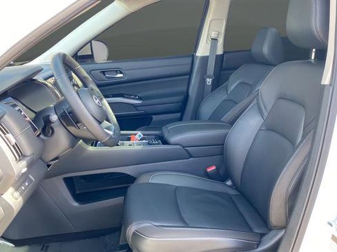 Used 2025 Nissan Pathfinder SL w/ SL Premium Package image 33