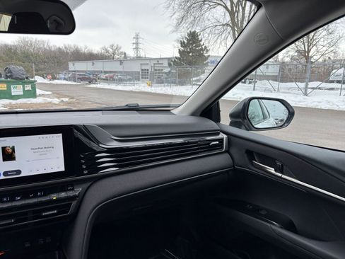 Used 2025 Toyota Camry LE image 35