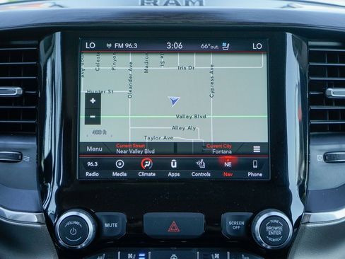 Used 2019 RAM 1500 Laramie image 32