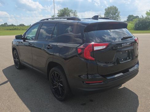 Used 2024 GMC Terrain SLE w/ Driver Convenience Package AWD/4WD image 3