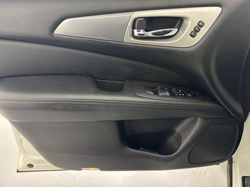 Used 2020 Nissan Pathfinder SL w/ Cargo Package AWD/4WD image 21
