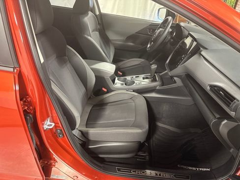 Used 2025 Subaru Crosstrek 2.0i Premium image 32