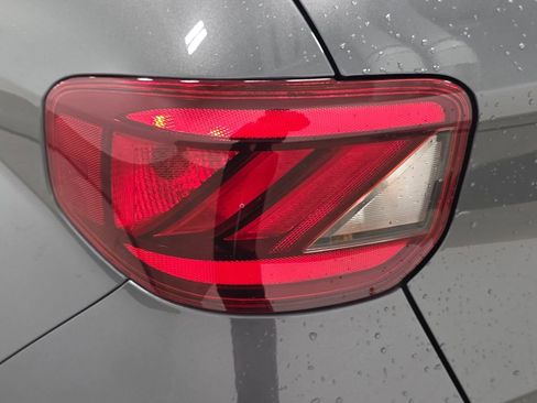 Used 2025 Hyundai Venue SEL FWD image 31