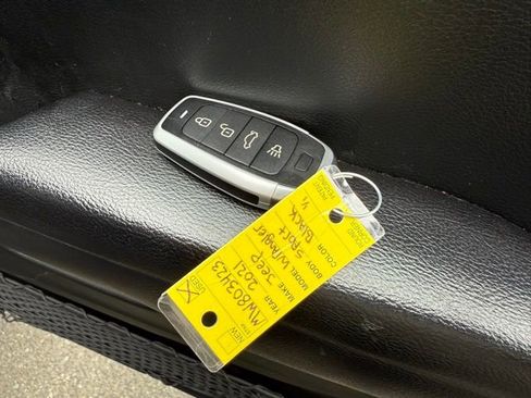 Used 2021 Jeep Wrangler Unlimited Sport image 17