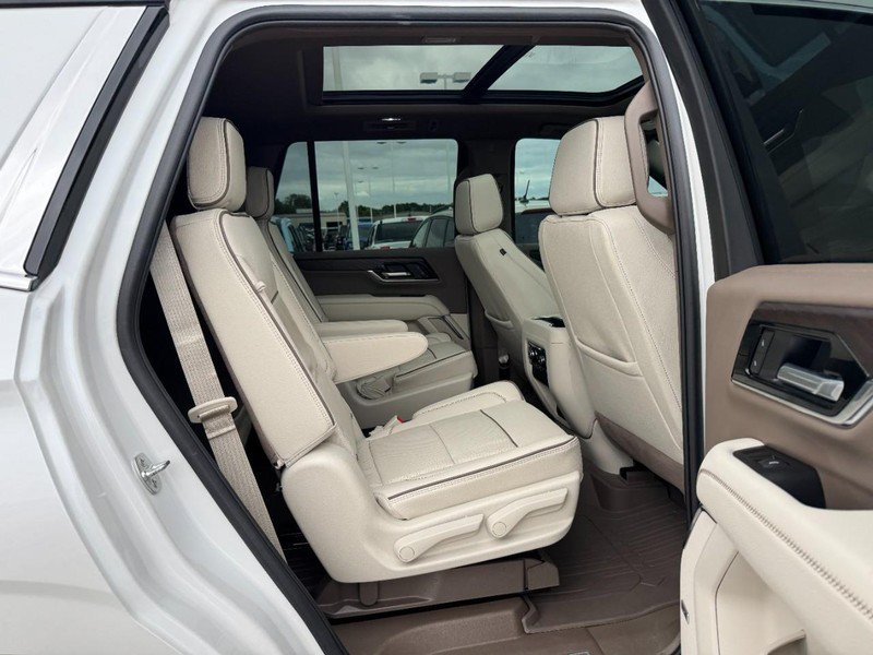 Used 2025 GMC Yukon Denali w/ Sun & Power Step Package AWD/4WD image 10