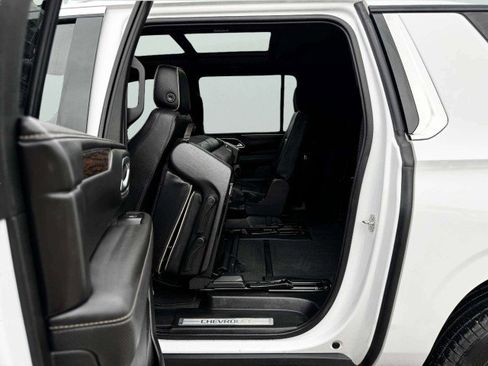 Used 2021 Chevrolet Suburban Premier w/ Premium Package image 40