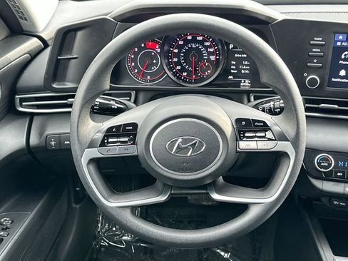 Used 2023 Hyundai Elantra SEL w/ Winter Weather Package image 13