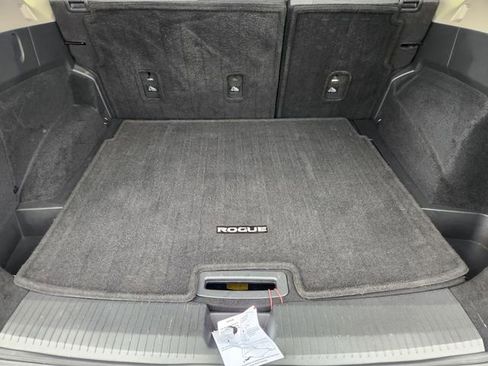 Used 2023 Nissan Rogue SV FWD image 26