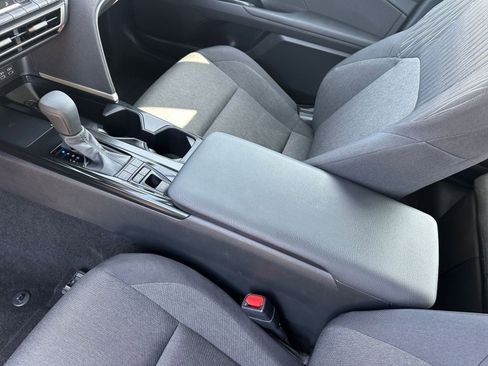 Used 2025 Toyota Camry LE image 40