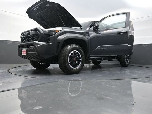 Used 2025 Toyota Tacoma TRD Off-Road w/ TRD Off Road Upgrade Package image 40