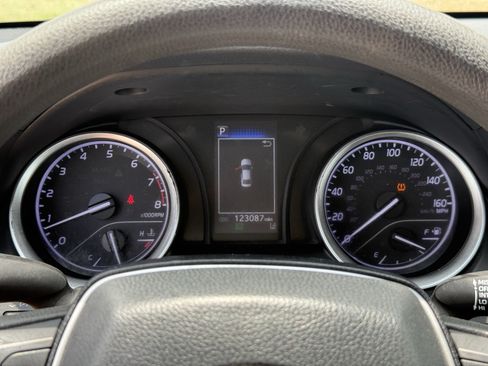 Used 2022 Toyota Camry LE FWD image 18