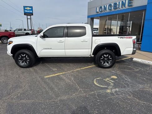 Used 2021 Toyota Tacoma TRD Off-Road image 4