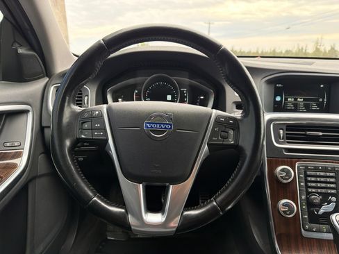 Used 2015 Volvo V60 T5 Cross Country Platinum w/ Climate Package AWD/4WD image 10