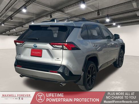 Used 2024 Toyota RAV4 SE image 16