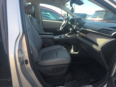 Used 2023 Toyota Sienna XLE image 15