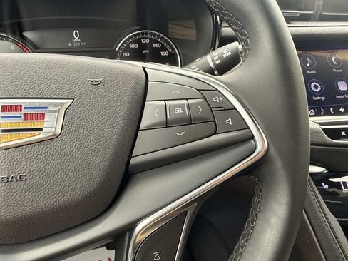 Certified 2024 Cadillac XT5 Luxury w/ LPO, Floor Liner Package AWD/4WD image 38