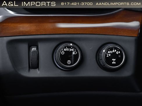 Used 2019 Cadillac Escalade Luxury image 43