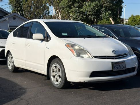 Used 2008 Toyota Prius w/ Pkg 2 FWD image 2