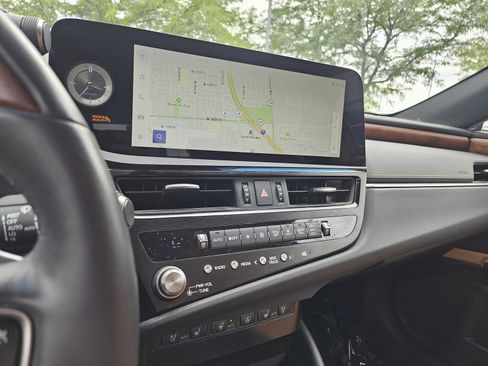 Used 2023 Lexus ES 350 w/ Accessory Package (Z1) FWD image 12